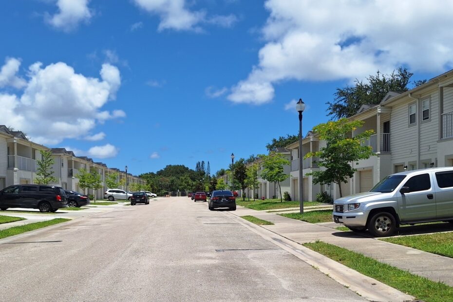 The multifamily property located at 125 Carol Susan Ln in Fort Pierce was sold for $12,500,000. The property consists of 53 units with a price per unit of $235,849. It spans 70,755 square feet, equating to a price per square foot of $177.